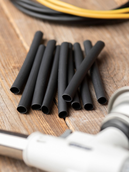 Купить EKF PROxima Термоусаживаемая трубка ТУТк с клеевым слоем нг 6/2 черная в отрезках по 1м