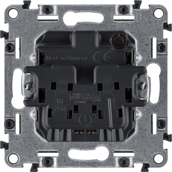 Купить Legrand Valena LIFE DIY Сл.кость Розетка б/з, со шторками, безвинт зажим 753516