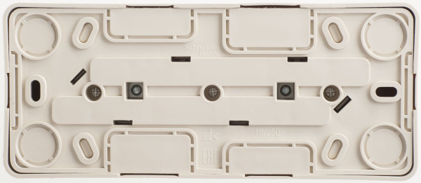 Купить Systeme Electric Этюд наруж Крем Розетка 3-ая с/з со шторками 16А 250B