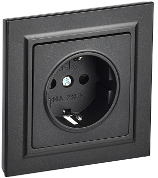 IEK BRITE Черный Розетка с з/к/ш 16А в сборе РСР14-1-0-БрЧ
