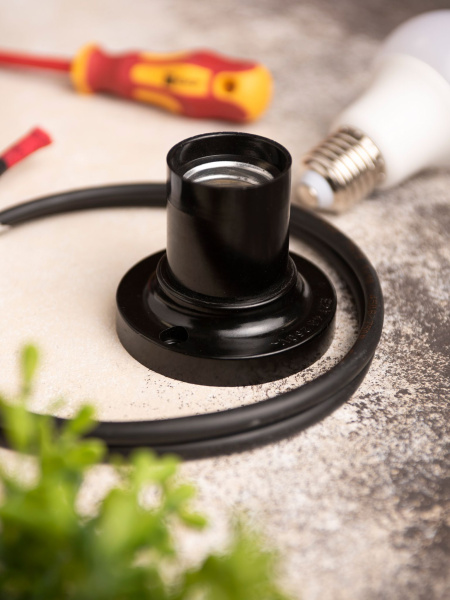 Купить EKF PROxima Патрон карболитовый потолочный Е27 черн. прямой без наклейки LHC-E27-sc