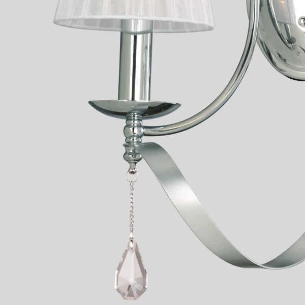 Купить Favourite настенный светильник каркас цвета серебряный с хромом, плафоны из белой ткани, декоративные элементы из прозрачного хрусталя 2597-2W