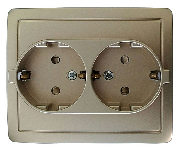 Simon 15 Шампань Розетка 2-ая с/з 2*2Р+Е, с защитными шторками,винт.зажим,16А, 250В 1590451-034