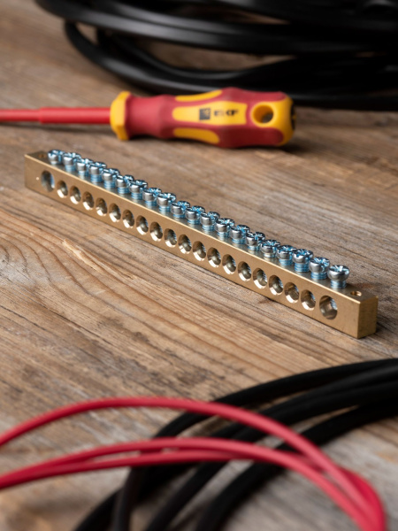 Купить EKF PROxima Шина PEN "ноль-земля" (8х12мм) 20 отверстий латунь крепеж по краям