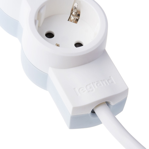 Купить Legrand Стандарт Бело-серый Удлинитель 4x2К+З, кабель 1,5м, возможно крепление к стене 695006