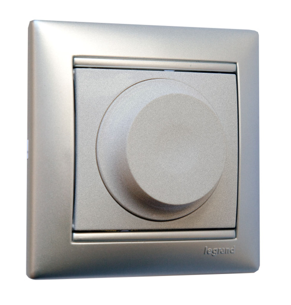 Купить Legrand Valena Classic Алюминий Светорегулятор поворотный универсальный 2-проводный 5-300 Вт 770263