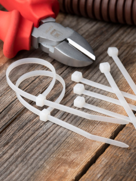 Купить EKF Basic Хомут нейлоновый (3,6х200) (100шт.)