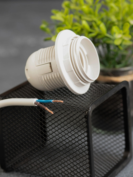 Купить EKF PROxima Патрон Е27 пластиковый с кольцом термостойкий пластик бел.