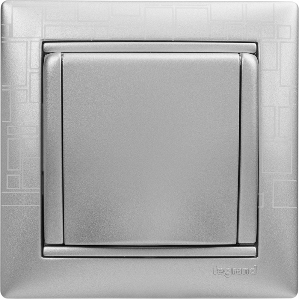 Купить Legrand Valena Алюминий Розетка 1-ая с/з с крышкой 770122