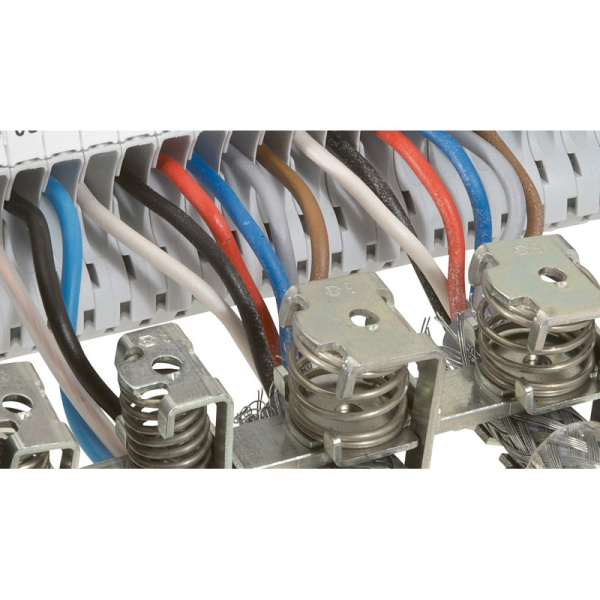 Legrand Viking Зажим защитный д/кабеля 4-13,5 мм 037531