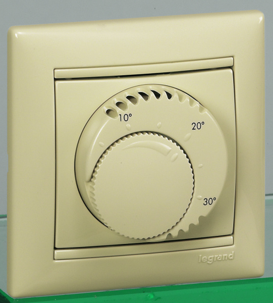 Купить Legrand Valena Крем Термостат станд 8А 774126
