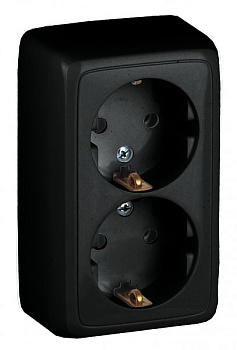 HEGEL Чнрный РА16-153-08 Розетка открытой установки, двухместная, с заземляющим контактом, с изолирующей пластиной