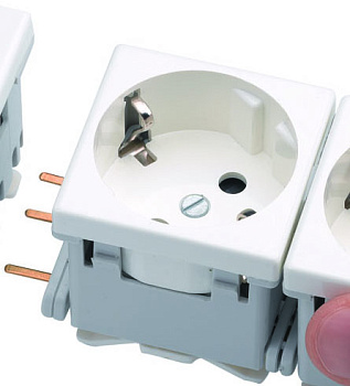 Simon Connect Белая Розетка 2к+з Schuko 45х45мм, быстрое соединение K11-9