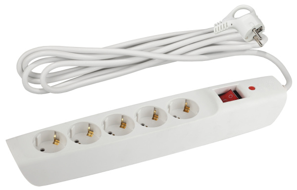 ЭРА Сетевой фильтр SFX-5es-4m-W с надежной защитой с заземлением с выключателем 5 розеток 4м 10А белый Б0044021