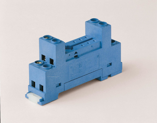 Finder Розетка с винтовыми клеммами (с зажимной клетью) для реле 40.51, 40.52, 40.61, 40.62; применяются модули 99.01; в комплекте металлическая клипс 9565SMA