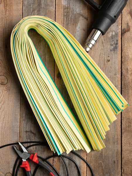 Купить EKF PROxima Термоусаживаемая трубка ТУТ нг 30/15 желто-зеленая в отрезках по 1м