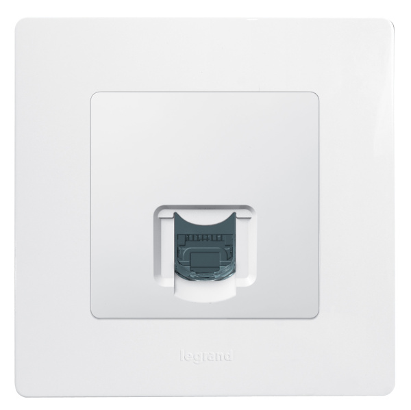 Купить Legrand Etika Белый Розетка комп (RJ45) одинарная 5 категория  UTP 672241