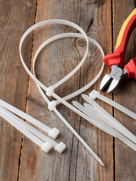 Купить EKF PROxima Хомут P6.6 стандартный (б), 7.6x450 (100шт) FlexLock