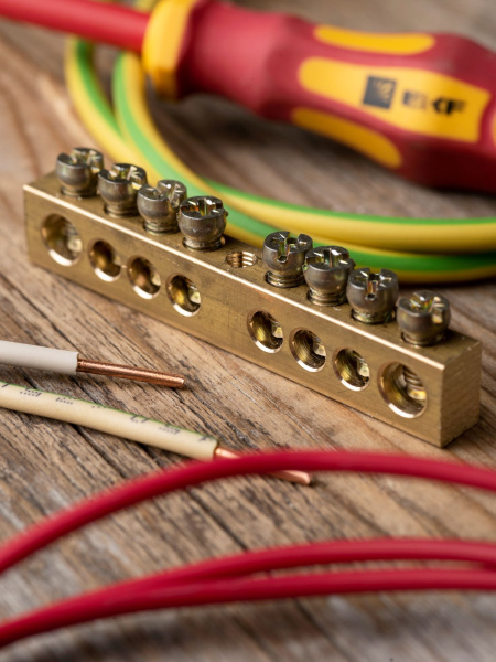 Купить EKF PROxima Шина PEN "ноль-земля" (8х12мм) 8 отверстий латунь крепеж по центру