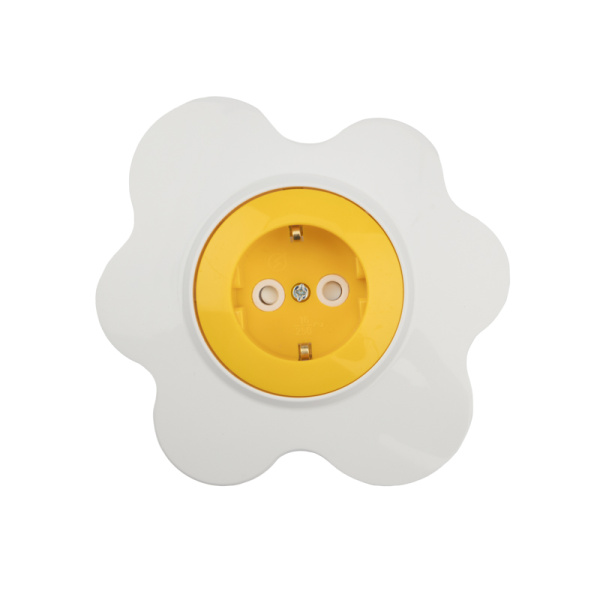 Kranz Розетка одноместная HAPPY с/у, с заземлением и защитными шторками Яичница, желтая/белая KR-78-0631