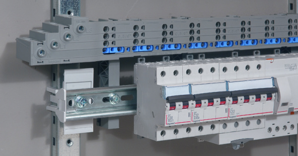 Купить Legrand HX3 Распределительный блок оптимизированный до 125А автоматические зажимы 405230