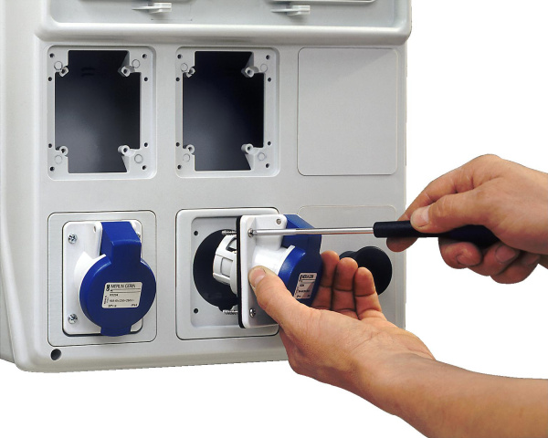 Купить SE Kaedra Щит 12 модулей + 6 отверстий IP65 13181