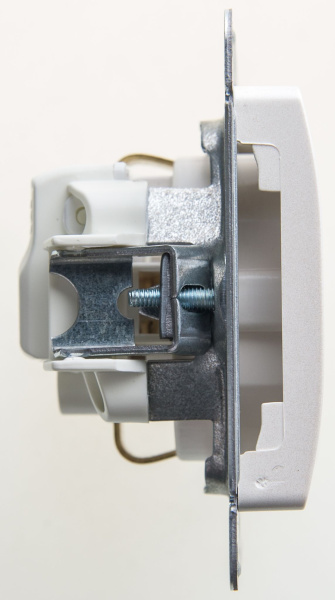 Купить Systeme Electric Glossa Перламутр Розетка с/з со шторками, 16А