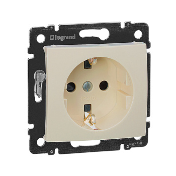 Legrand Valena Крем Розетка 1-ая с/з с защитными шторками 774321
