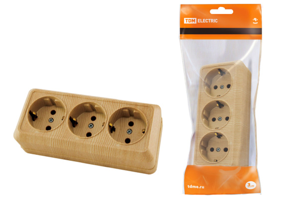 TDM Розетка 3-х местная горизонтальная 2П+3 открытой установки IP20 16A сосна "Ладога" SQ1801-0426