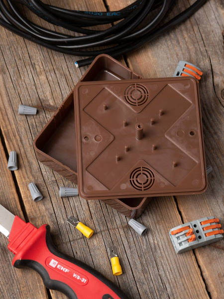 Купить EKF PROxima Коробка разветвительная KMP-030-032 (100х100х28) тёмное дерево