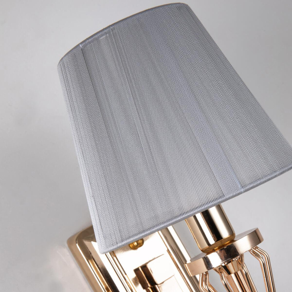 Купить Favourite Classic настенный светильник каркас цвета золотой гальваники, абажур из серой нити, декоративные элементы выполнены из прозрачного стекла 26 2690-1W