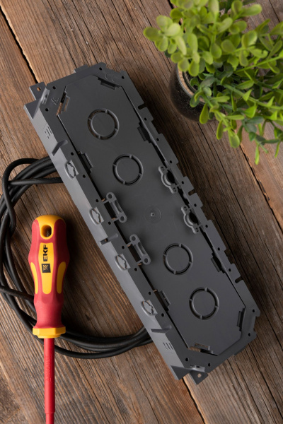 Купить EKF PROxima Коробка приборная для лючка C-Line 24