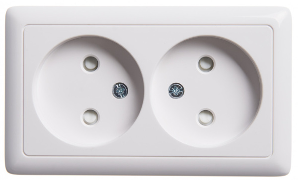 Systeme Electric Wessen ХИТ наруж Бел Розетка 2-ая б/з со шторками, с изолирующей пластиной, 16А