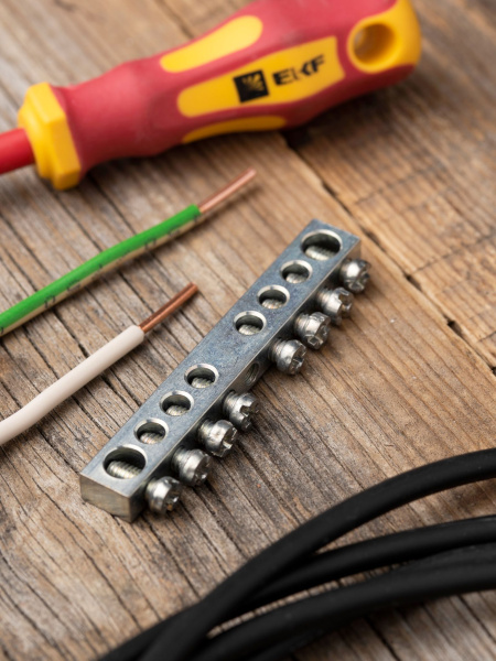 Купить EKF PROxima Шина PEN "ноль-земля" (6x9мм) 8 отв. цинк крепеж по центру