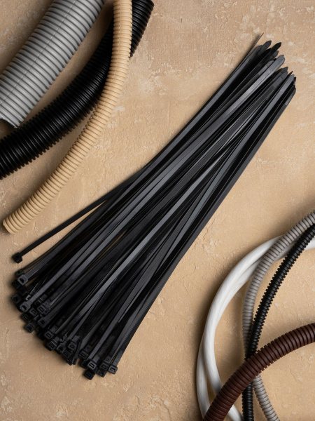 Купить EKF Basic Хомут нейлоновый черный (7,2х400) (100шт.)