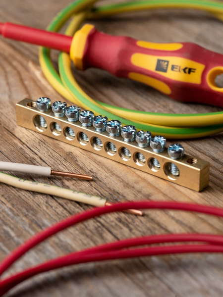 Купить EKF PROxima Шина PEN "ноль-земля" (6х9мм) 10 отверстий латунь крепеж по краям