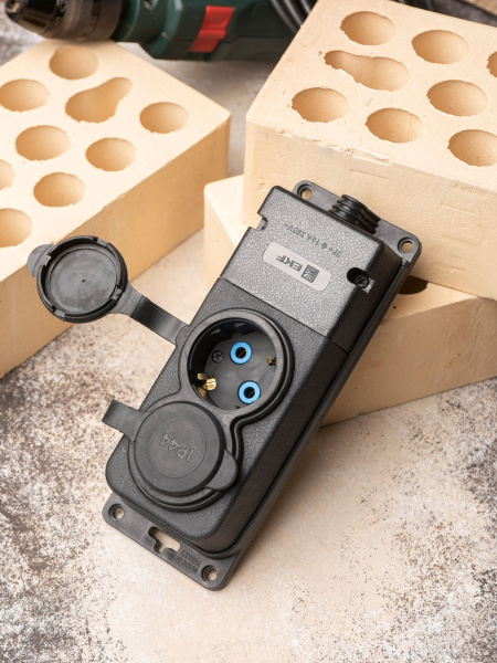 Купить EKF PROxima Роз. (колодка) двухмест. с защит. крышками каучуковая 230В 2P+PE 16A IP44 PRO