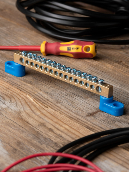 Купить EKF PROxima Шина "0" N (8х12мм) 16 отверстий латунь 2 синих угловых изолятора