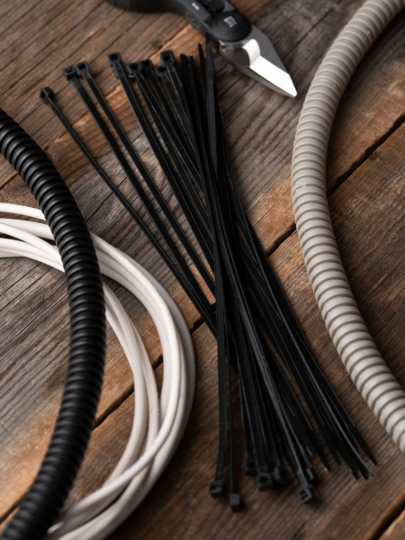 Купить EKF Basic Хомут нейлоновый черный (3,6х370) (100шт.)