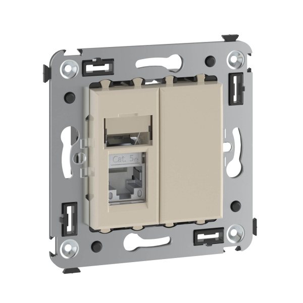 Купить DKC Компьютерная розетка RJ-45 в стену, кат.5e одинарная экранированная, "Avanti","Ванильная дымка"