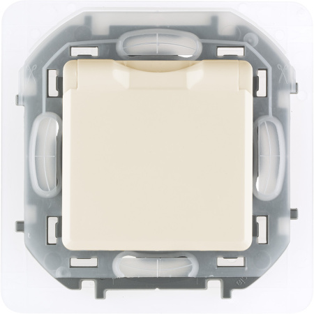Legrand INSPIRIA Слоновая кость Розетка 2К+З IP 44 с откидной крышкой и шторками - немецкий стандарт - 16 А - 250 В 673741