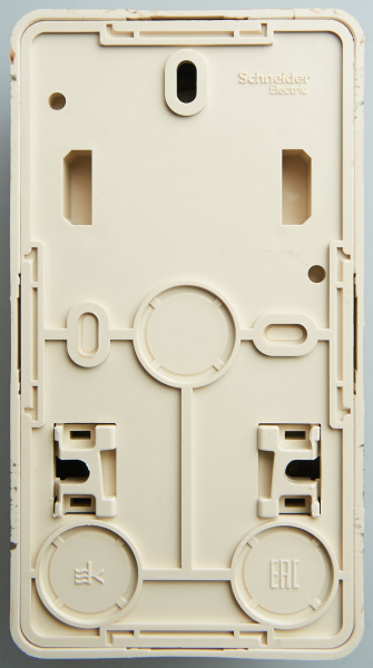 Купить Systeme Electric Этюд наруж Сосна Блок: Розетка с/з со шторками + выключатель 1-клавишный