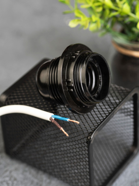 Купить EKF PROxima Патрон карболитовый с кольцом Е27 черн. без наклейки LHC-E27-r