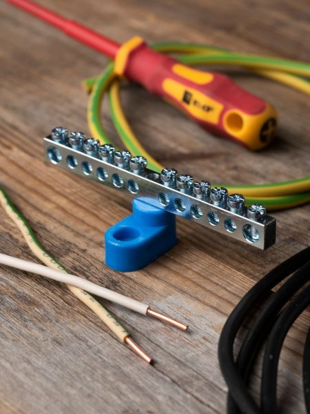 Купить EKF PROxima Шина "0" N (6x9мм) 12 отв. цинк синий угловой изолятор