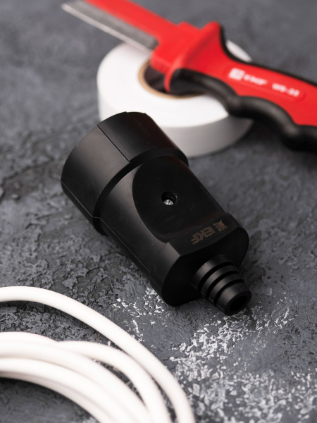 Купить EKF PROxima Гнездо штепсельное с/з черн. ПВХ 16A 250B