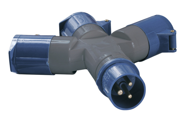 IEK Адаптер трехлучевой TS1013 2Р+РЕ 16А 250В IP44 PAS31-016-3