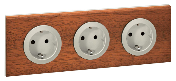 Купить Legrand Celiane Орех Рамка 3-ая (2+2+2 мод) 069223