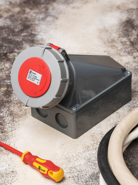 Купить EKF PROxima Розетка стационарная наружная 1342 3Р+РЕ 63А 380В IP67