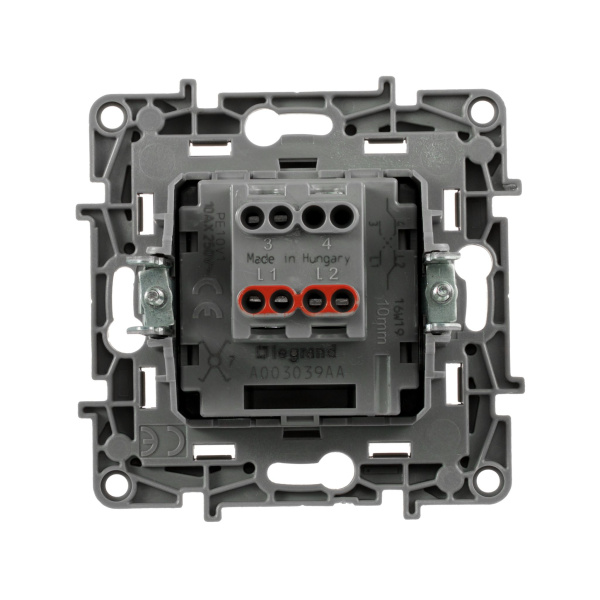 Купить Legrand Etika Алюминий Переключатель промежуточный 1-клавишный, винтовые клеммы, 10AX, 250 В 672409