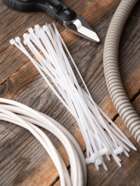 Купить EKF Basic Хомут нейлоновый (2,5х150) (100шт.)